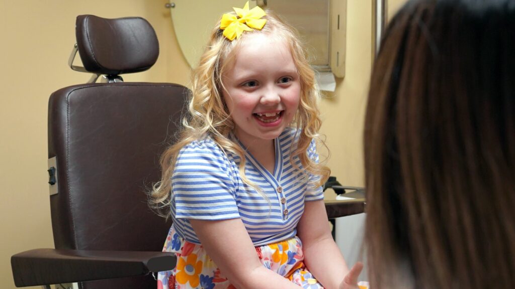 Website-photo-of-Emma-and-Dr.-Le.jp